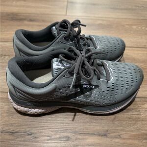 Brooks Womens Gray Running Shoes